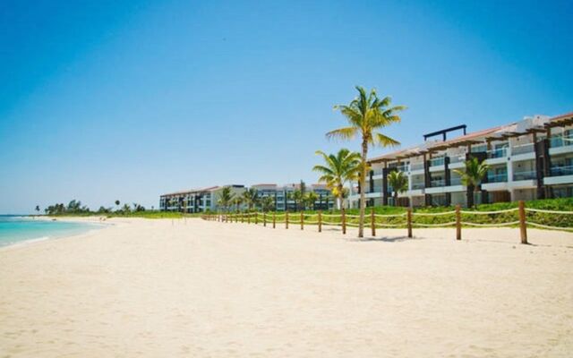 Marea Azul Condominium by ChezPlaya