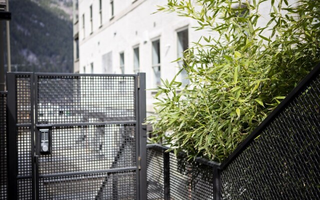 Stirling All Suites Hotel