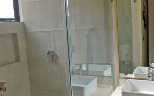 Roomy Apt With Private Terrace - Amazing Amenities
