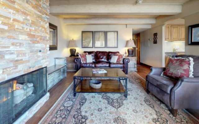 Lionshead Village - Landmark Condos 2 Bedroom