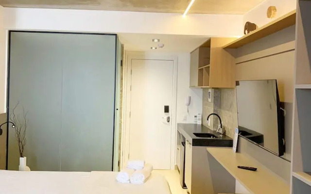 Setai Yacht By Day by Day