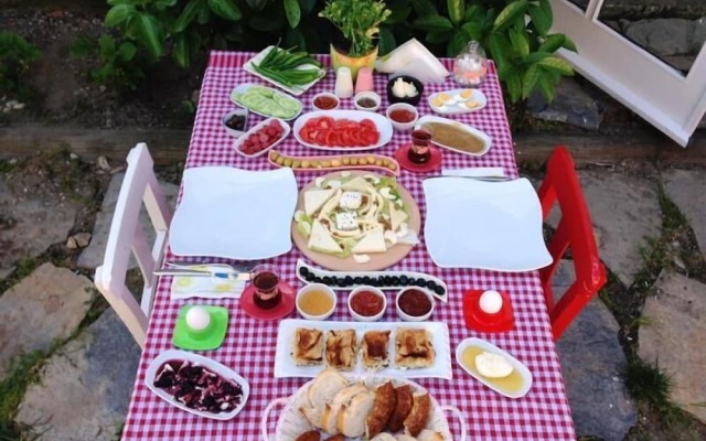 Nish Alacati Hotel