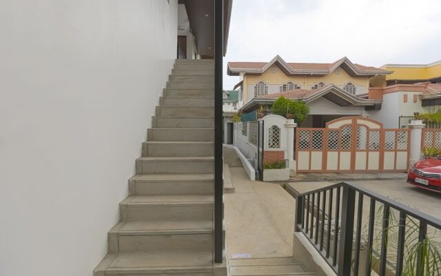 OYO 736 Jade Apartelle