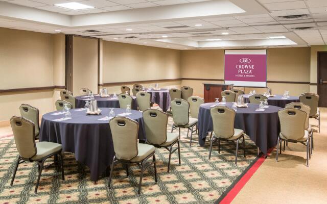 Crowne Plaza Indianapolis-Airport by IHG