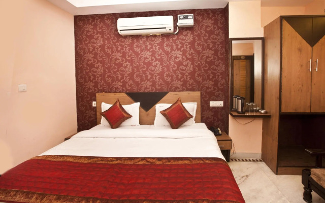 Roomshala 100 Hotel Anand - karol Bagh