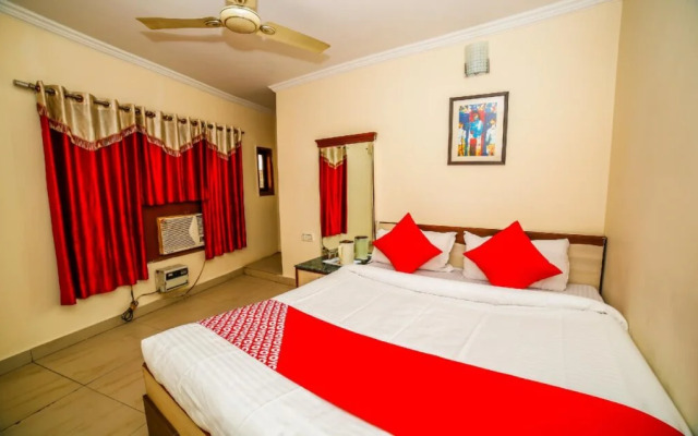 SR Inn By OYO Rooms