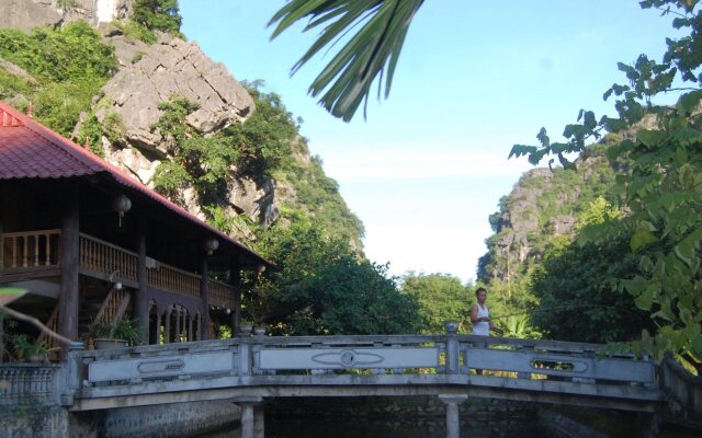 Trang An Mountain House