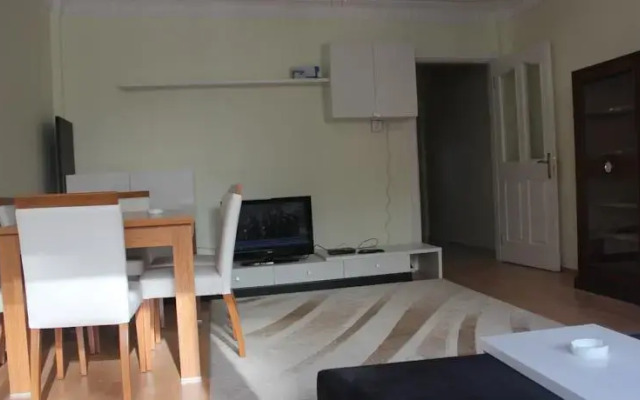 Red Apple Suites