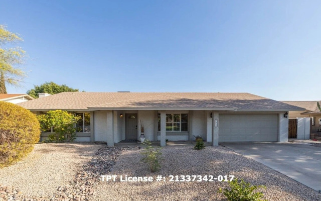 Scottsdale Waltann 3 Bedroom Home by RedAwning