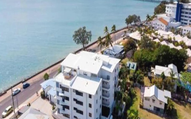 1 Bedroom Apt, Ocean View, Urangan,