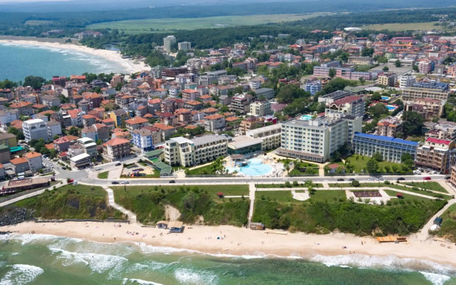 Perla Beach Hotel III