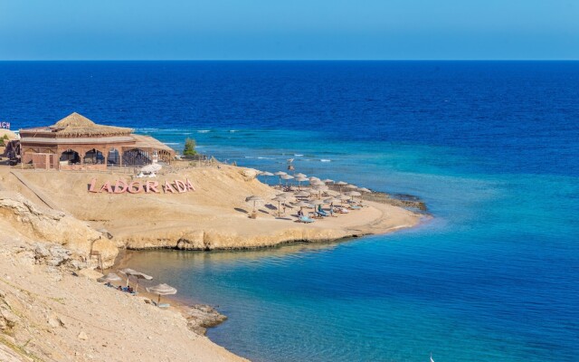 Red Sea Taj Mahal Resort & Aqua Park