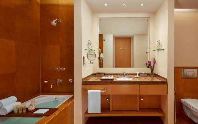 Grand Hyatt Mumbai Hotel and Serviced Apartments