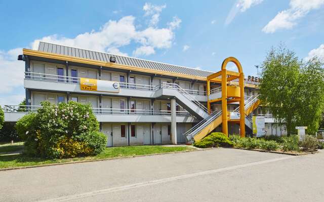 Hôtel Premiere Classe Melun Senart - Vert Saint Denis
