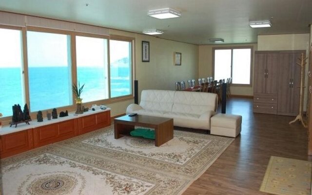 Il Sung Jeju Beach Resort