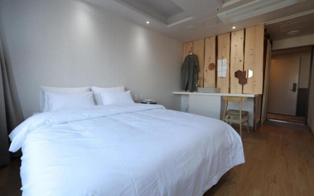 Sokcho Gallery In Stay