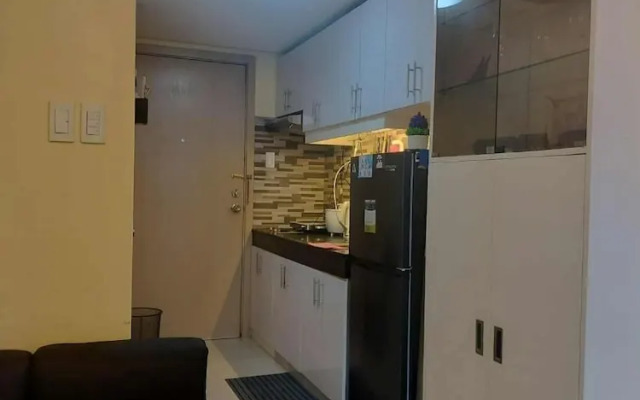 Spacious 1-bedroom Condo in Quezon City With Private Pool