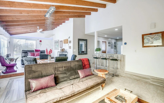 1 Mi to Dtwn: Scenic Prescott Hillside Retreat!