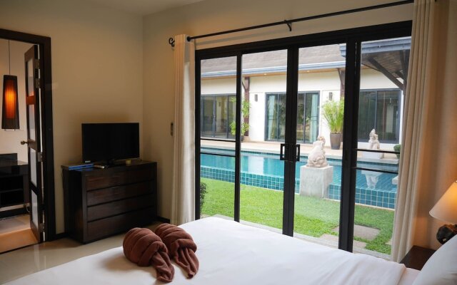 Vacation Pool Villa Naiharn Phuket