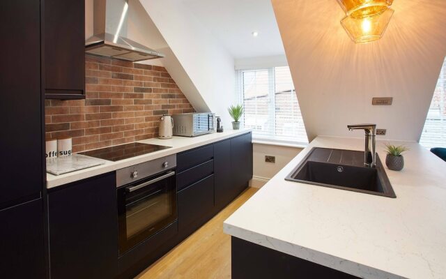 Burns Yard Apartment