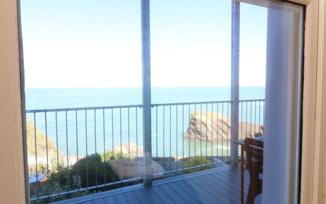 Val's Seaview