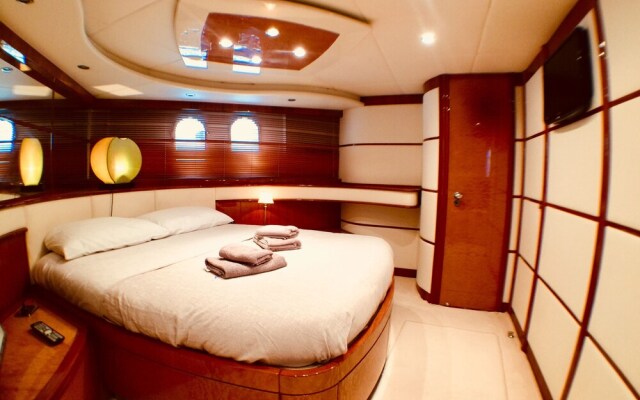 Easyacht Boat & Breakfast