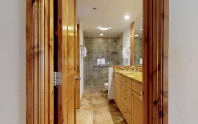 Landmark Condos 2 Bedroom in Lionshead Village