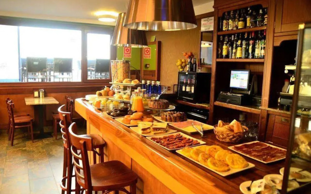 Hotel La Colina