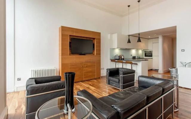 JOIVY Location, Location! North Bank Street Luxury Apt