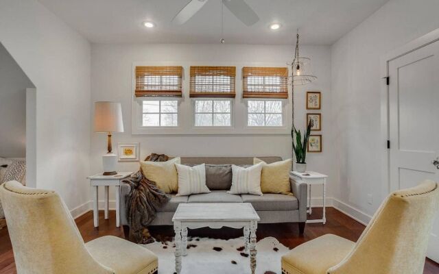 The SoFay Farmhouse - 1 Mile From U of A - Luxury Amenities