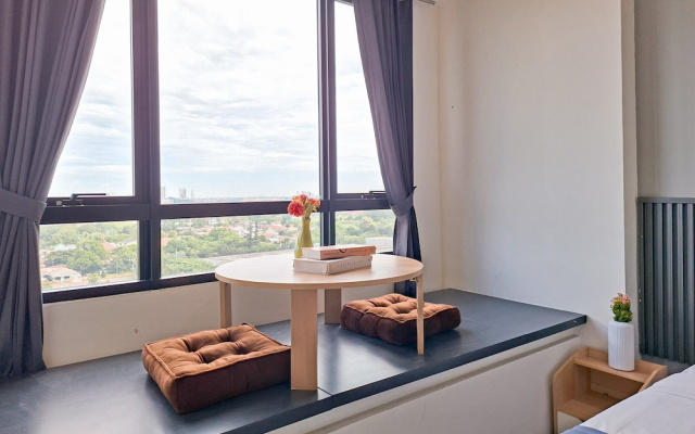 Stylish Studio Apartment At Collins Boulevard – Guest Rooms – Tangerang