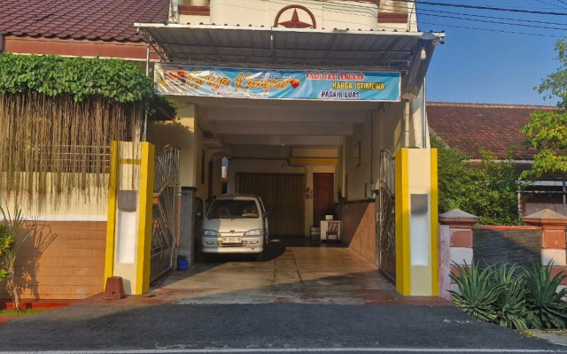 RedDoorz @Griya Kampar Madiun