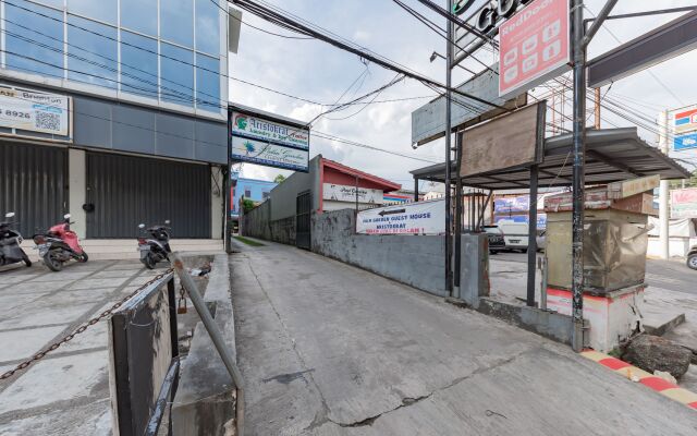 RedDoorz @ Pahlawan Street