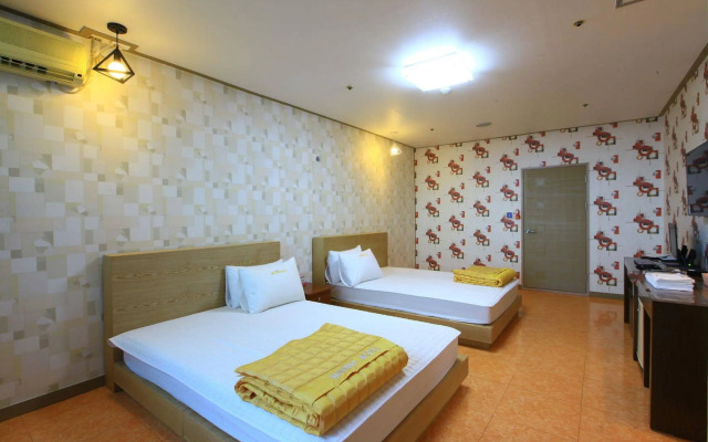 Marina Motel