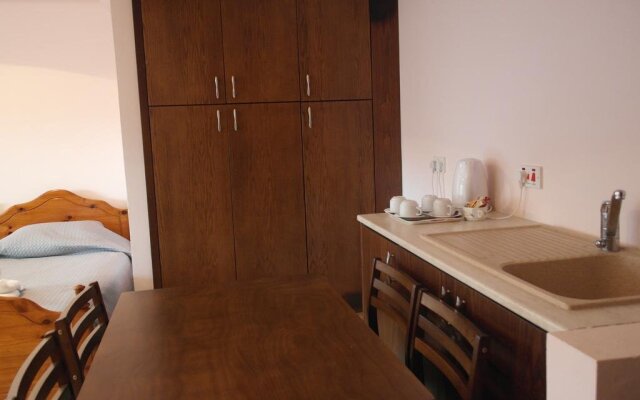 Adonis Palace rooms and Bungalows