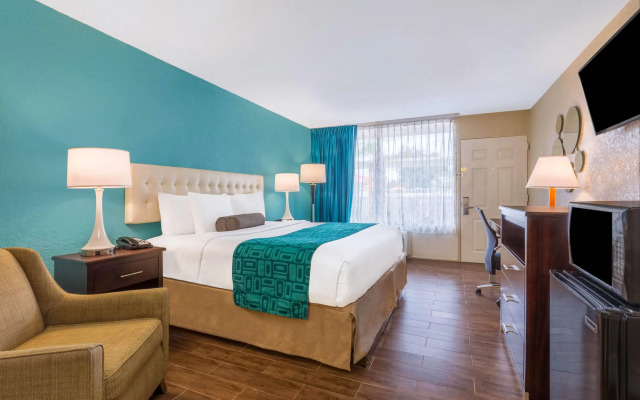 Howard Johnson by Wyndham Lakeland