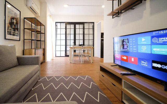 Wonderful 2Br Combine At Bale Hinggil Apartment