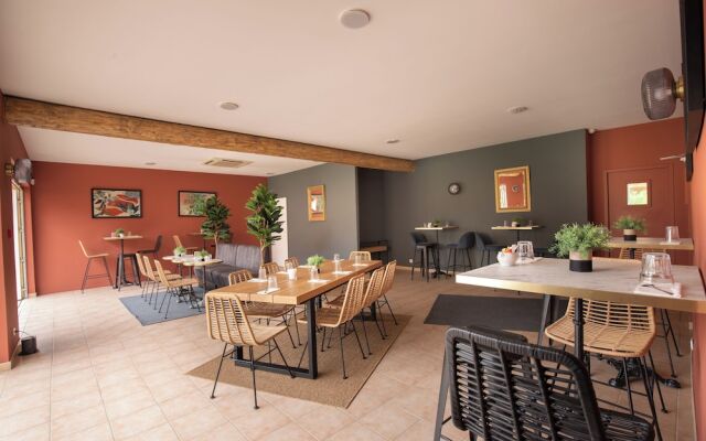 Logis Hotel La Goutte Deau