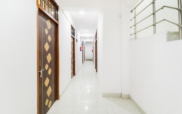 OYO 61469 Kalawati Palace