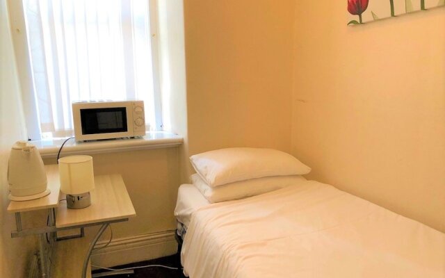 Budget Rooms Crosskeys