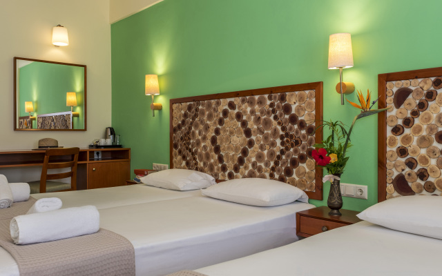 Aris Hotel