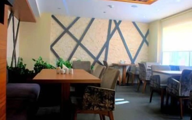 Izmit Saray Hotel