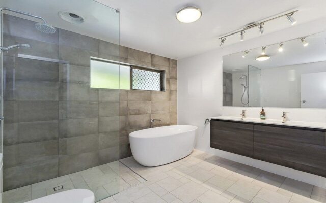 Kingscliff Ocean Vista With Jacuzzi Spa
