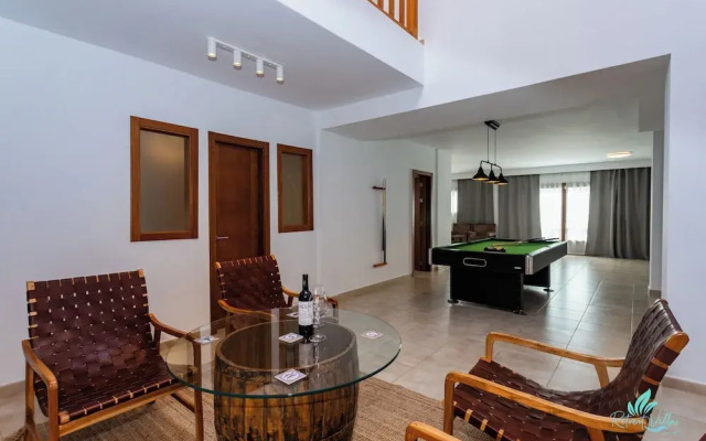Inviting 4-bed Villa in Playa Blanca