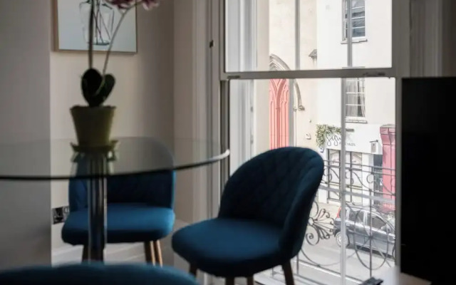 Stunning 2 Bed in Centre of Cheltenham