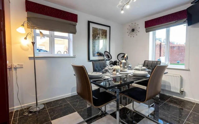 Beautifully Designed 3 Bed House - in Manchester
