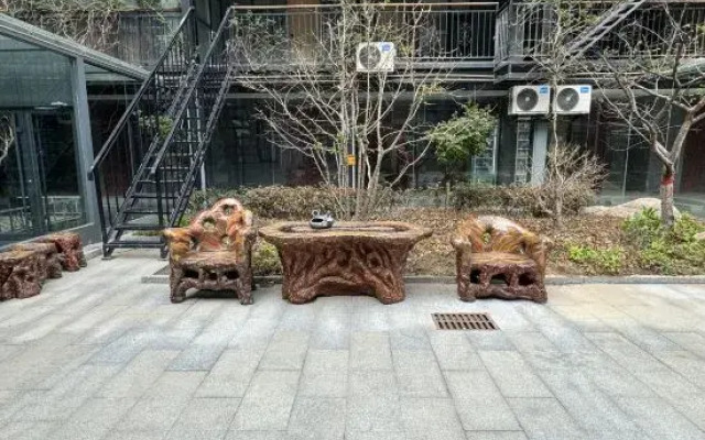 LANOU Hotel (Yucheng Debai Plaza)