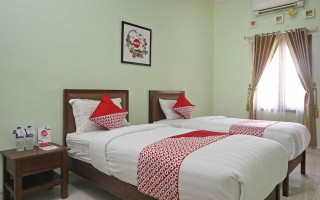 OYO 833 Hotel Army Look Syariah