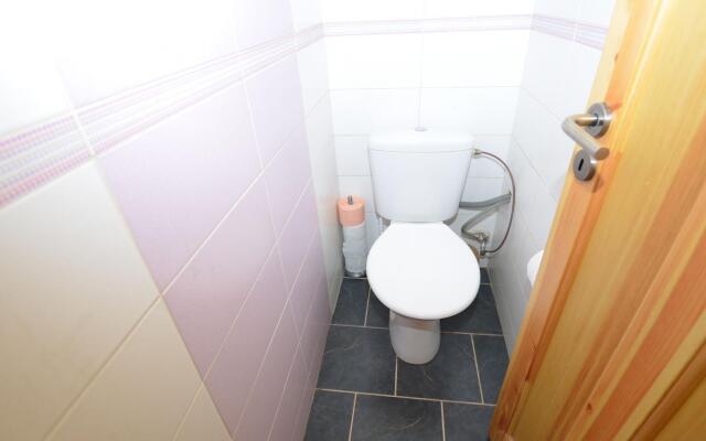 Nice holiday home with fireplace in the Ore Mountains only 500m from the chairlift