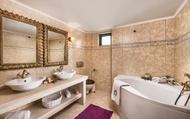 Villa Golden Crest